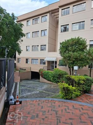 Image 19 - 927646