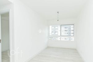 Image 1 - 927676