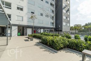 Image 19 - 927676