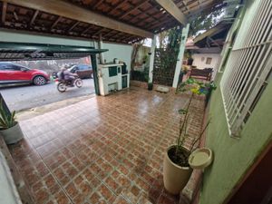 Image 19 - 927677
