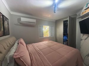 Image 8 - 927677