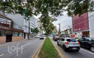 Image 17 - 927696