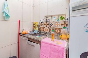 Image 9 - 927698