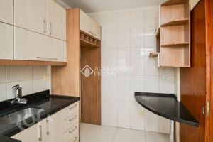 Image 4 - 927731