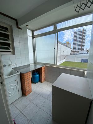 Image 10 - 927732