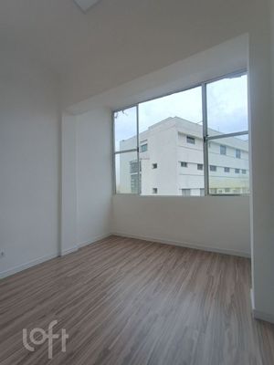 Image 19 - 927742