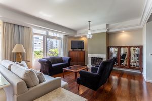 Image 7 - 927764