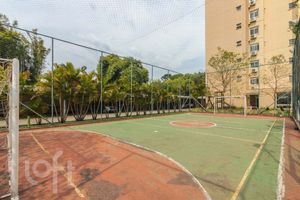 Image 30 - 927800