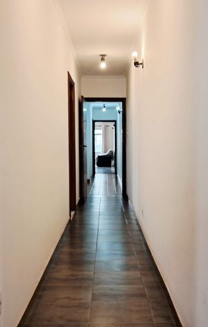 Image 22 - 927803