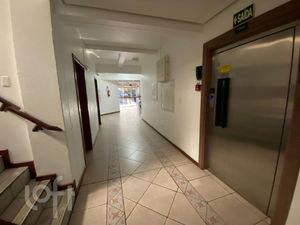 Image 15 - 927820