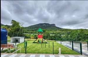 Image 11 - 927822