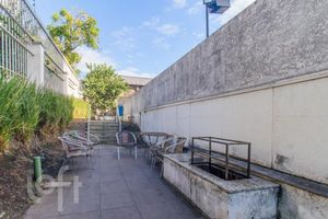 Image 21 - 927823