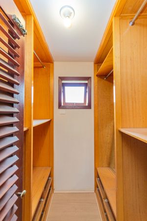 Image 21 - 927837