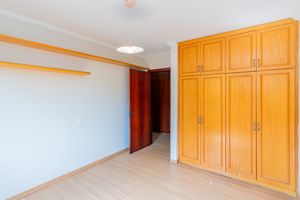 Image 32 - 927837