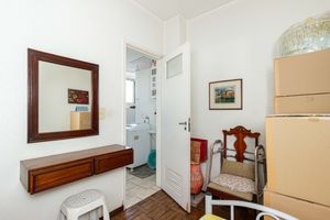Image 29 - 927860