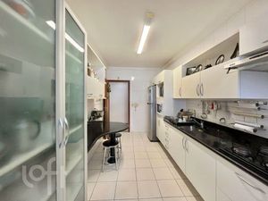 Image 7 - 927862