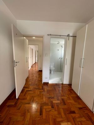 Image 17 - 927878