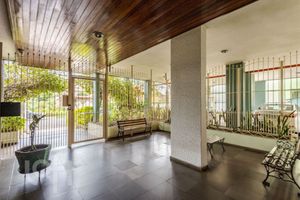 Image 38 - 927882