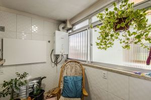 Image 22 - 927882