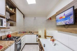 Image 21 - 927882