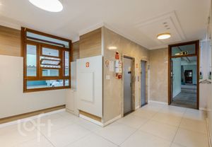Image 28 - 927882