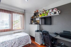 Image 10 - 927882