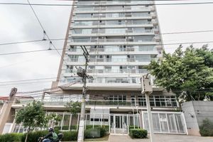 Image 22 - 927922