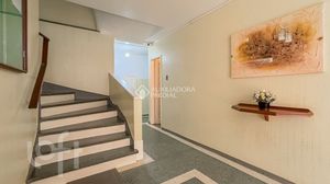 Image 1 - 927935