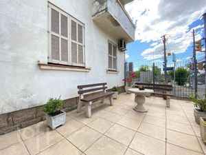 Image 22 - 927940