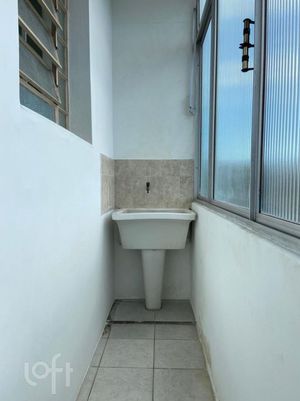 Image 10 - 927940