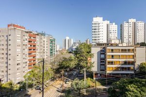 Image 13 - 928015