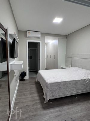 Image 19 - 928031