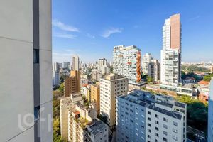 Image 5 - 928041