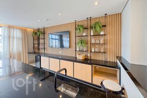 Image 21 - 928041