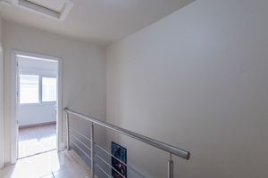 Image 22 - 928053