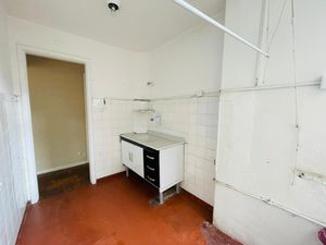 Image 3 - 928056