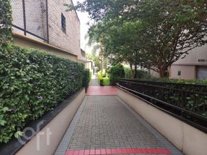 Image 8 - 928060