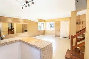 Image 4 - 928065