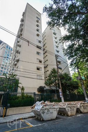 Image 35 - 928074
