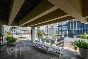 Image 33 - 928074