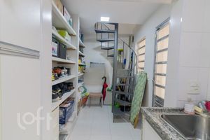 Image 5 - 928085