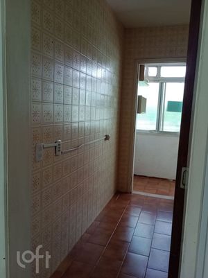 Image 4 - 928098