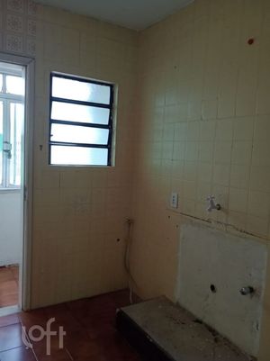 Image 5 - 928098