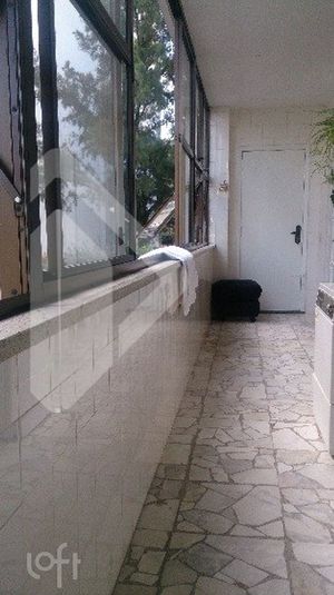 Image 7 - 928111