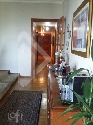 Image 29 - 928111