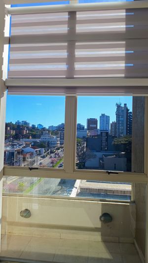 Image 37 - 928115