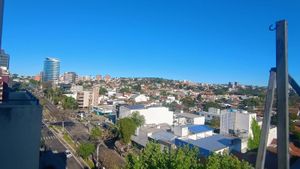 Image 33 - 928115