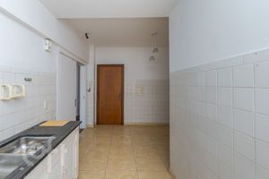 Image 15 - 928125
