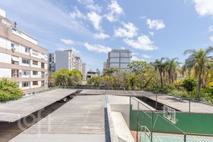 Image 26 - 928125