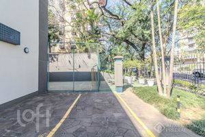 Image 33 - 928136